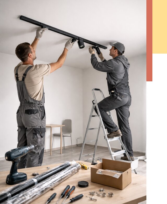 Установка трековых светильников в натяжной потолок в Тихвине от 4590 руб. | ОТДЕЛОЧНИК-Тхв