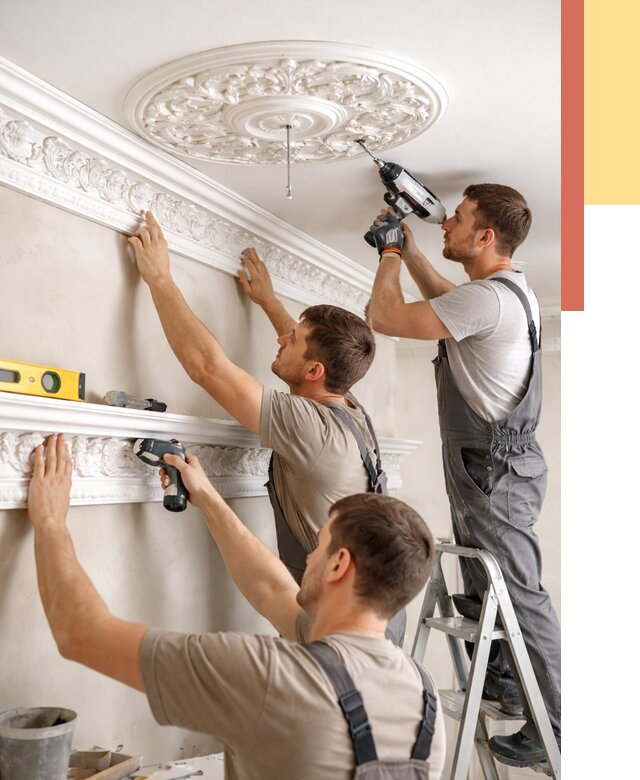 Монтаж лепнины на потолок в Тихвине от 3497 руб. быстро и недорого | ОТДЕЛОЧНИК-Тхв